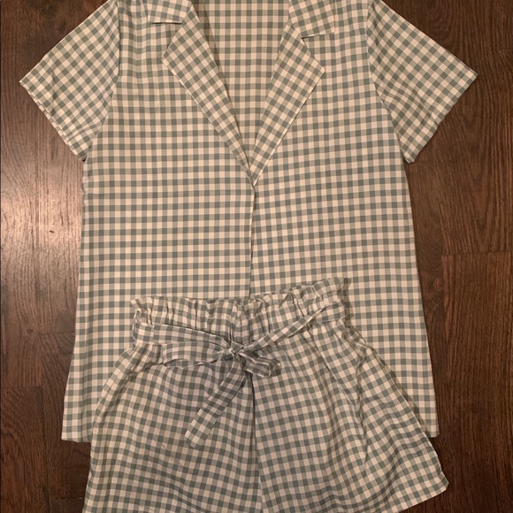 Two piece set - Picture 1 of 3